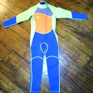Surf wet suit Boys size 8
